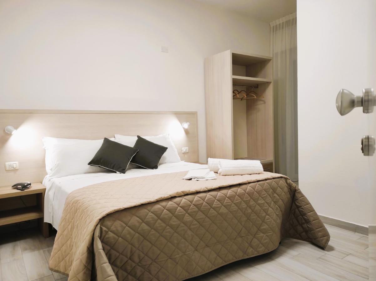 Hotel Gran San Bernardo - Riccione - Fronte Mare Con Cucina Esterno foto