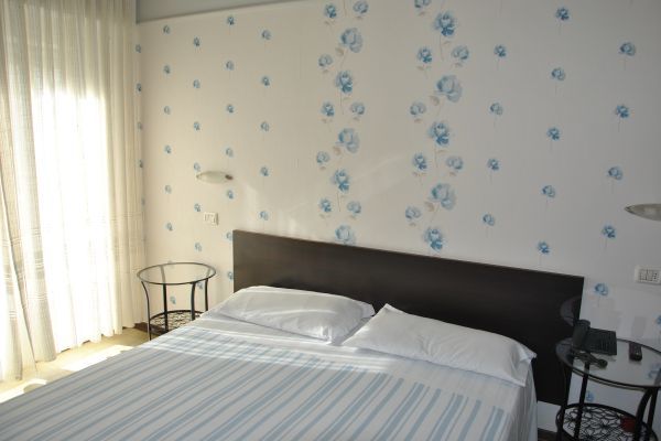 Hotel Gran San Bernardo - Riccione - Fronte Mare Con Cucina Esterno foto
