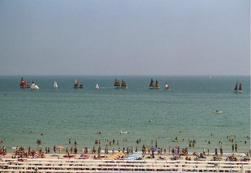 Hotel Gran San Bernardo - Riccione - Fronte Mare Con Cucina Esterno foto